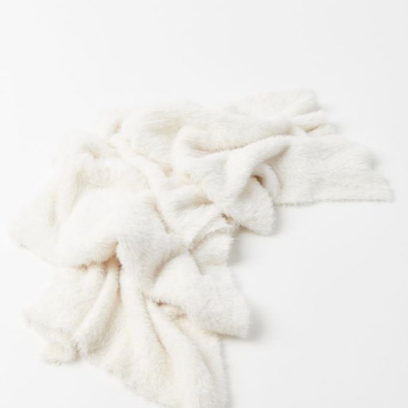 Fuzzy Furry Scarf Urban Outfitters - Picture 3 of 4